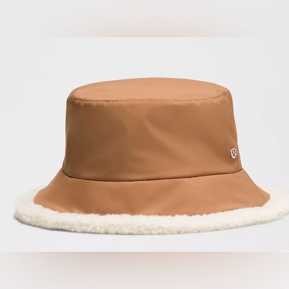 lululemon athletica Accessories - Lululemon Bouclé Fleece Reversible Bucket Hat Brown Ivory L/XL NWT